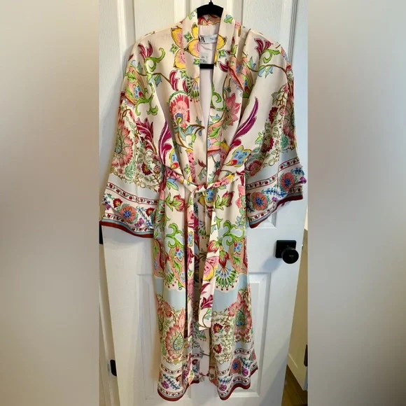 Zara Multicolor Patterned Robe - Picture 11 of 13